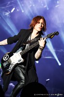 SUGIZO（G, Violin / LUNA SEA）