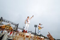 ポルノグラフィティ「しまなみロマンスポルノ'18～Deep Breath～」初日公演の様子。（撮影：入日伸介）