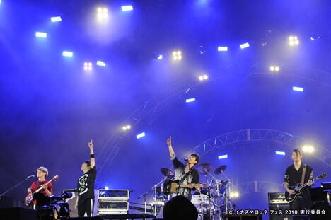 THE ORAL CIGARETTESと西川貴教。