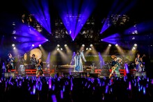 「和楽器バンド 平安神宮単独奉納ライブ in 和楽器サミット2018」の様子。（写真提供：avex）