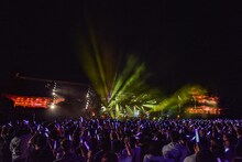 「和楽器バンド 平安神宮単独奉納ライブ in 和楽器サミット2018」の様子。（写真提供：avex）