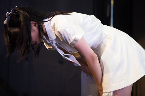 深々と一礼する橋本麗愛。（撮影：時永大吾）