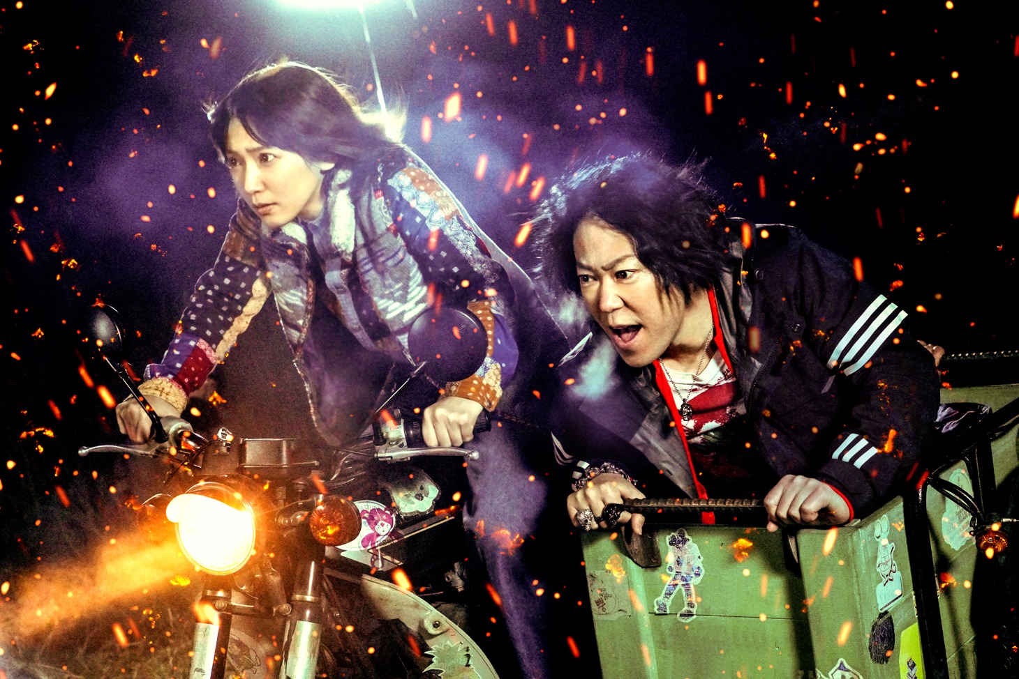 映画「音量を上げろタコ！なに歌ってんのか全然わかんねぇんだよ!!」のワンシーン。