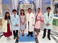 フジテレビ「クスリとなる一言」出演者。左からトミタ栞、バカリズム、宮澤智アナ、山崎弘也（アンタッチャブル）、アンミカ、吉村崇（平成ノブシコブシ）。(c)フジテレビ