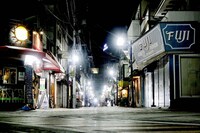 神奈川・横須賀の“どぶ板通り”。撮影した日はどこか閑散としていた。