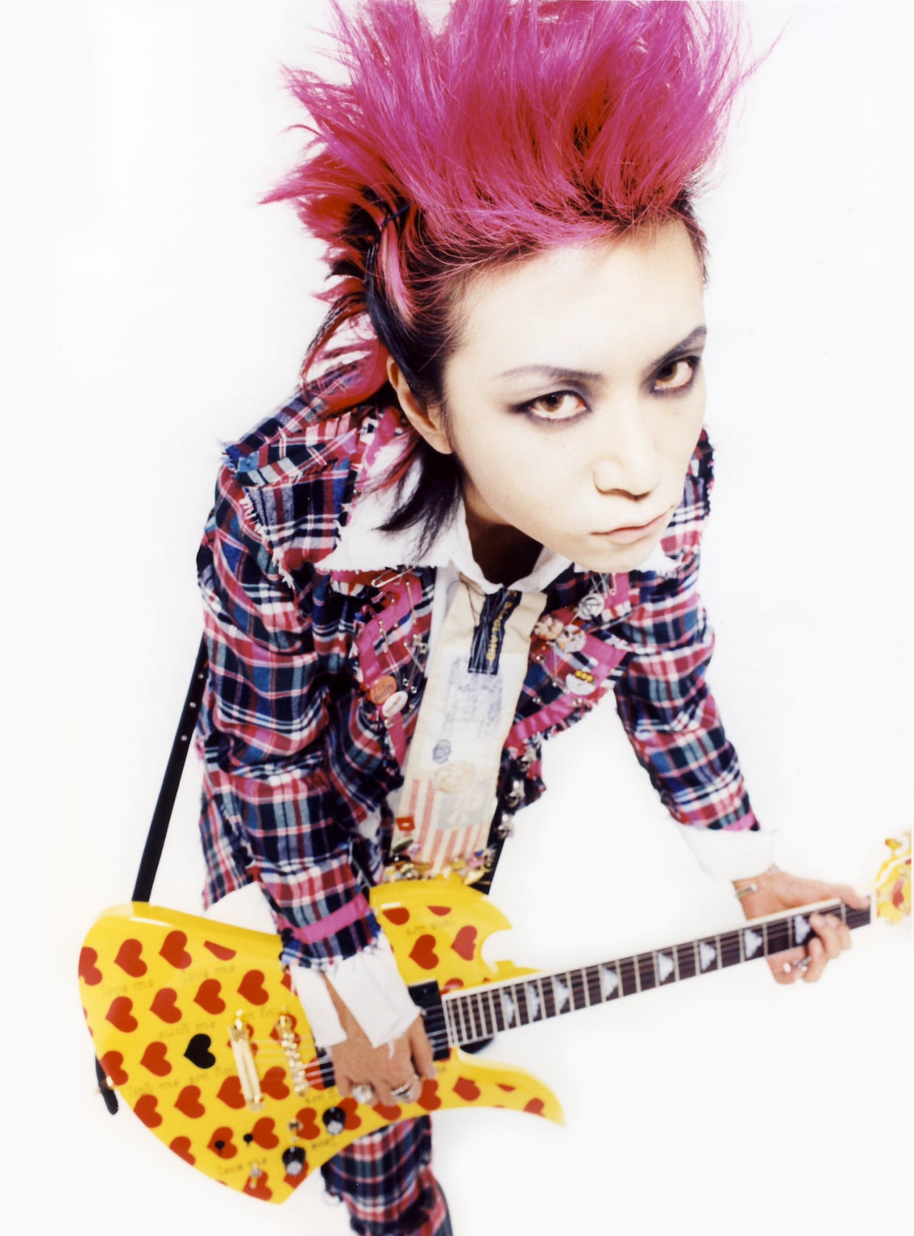 hide （Photo by HIDEO CANNO［CAPS］、写真提供：HEADWAX ORGANIZATION CO., LTD.）