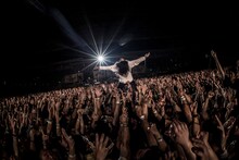 G-FREAK FACTORYのライブの様子。（Photo by HayachiN）