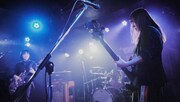 PEDRO「透明少女」ライブ映像のワンシーン。