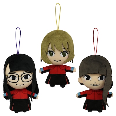 左からハシヤスメ・アツコのぬいぐるみ、モモコグミカンパニーのぬいぐるみ、アイナ・ジ・エンドのぬいぐるみ。 (c)WACK