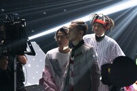 SUUMO新CM「スーモとDA PUMP」編のメイキングカット。