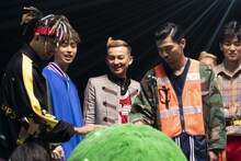 スーモを愛でるDA PUMP。