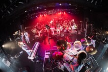 ぜんぶ君のせいだ。「おぼろばんからからーTOUR」最終公演の様子。（撮影：関上貴也）