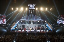 クレイジーケンバンド「CRAZY KEN BAND TOUR 2018 GOING TO A GO-GO Presented by NISHIHARA SHOKAI」の様子。（撮影：小河俊哉 / 岡田友貴 / 本多亨光）