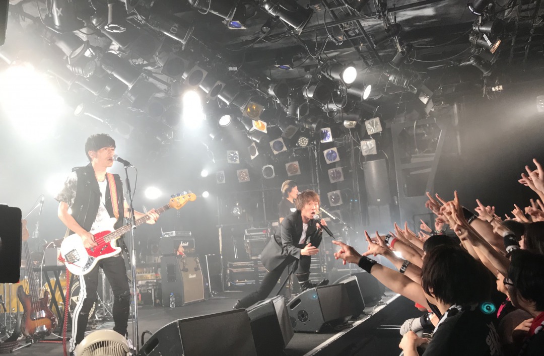 JUN SKY WALKER(S)「30th Anniversary Tour ～全部このままで～」東京・渋谷CLUB QUATTRO公演の様子。