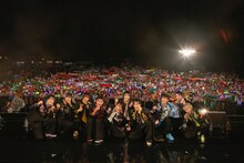 BOYS AND MENのステージの様子。（撮影：古川喜隆）