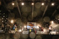 BOYS AND MENと氣志團のコラボの様子。（撮影：古川喜隆）