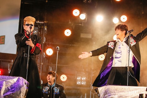 BOYS AND MENと氣志團のコラボの様子。（撮影：古川喜隆）