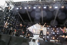 DJダイノジとBOYS AND MENのコラボの様子。（撮影：古川喜隆）