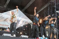 DJダイノジとBOYS AND MENのコラボの様子。（撮影：古川喜隆）