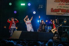 ゴールデンボンバー（撮影：古川喜隆）