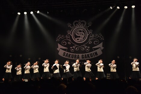 「ダメ、ゼッタイ」と「秋学期試験」の注意事項を述べるさくら学院。