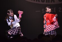 左から吉田爽葉香、有友緒心。