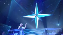 水瀬いのり「Inori Minase LIVE TOUR BLUE COMPASS」のワンシーン。