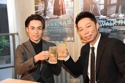 ジムビームハイボールで乾杯するEXILE TETSUYAとEXILE USA。