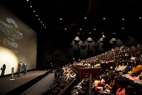 「劇場版 Linked Horizon Live Tour 『進撃の軌跡』 総員集結 凱旋公演」舞台挨拶の様子。（撮影：江隈麗志）