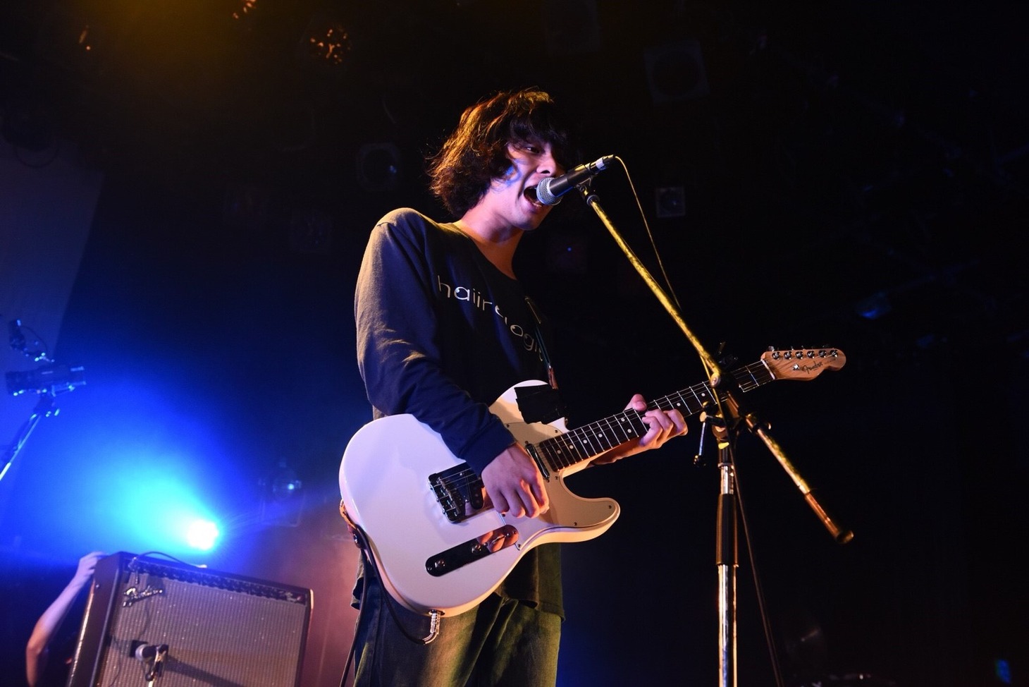 奥智裕（Vo, G / 街人）（Photo by MASANORI FUJIKAWA）