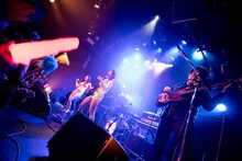 ベッド・イン（撮影：斉藤明）