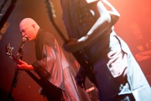 鈴木研一（B, Vo / 人間椅子）（撮影：斉藤明）