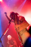 和嶋慎治（G, Vo / 人間椅子）（撮影：斉藤明）