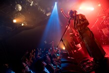 人間椅子（撮影：斉藤明）