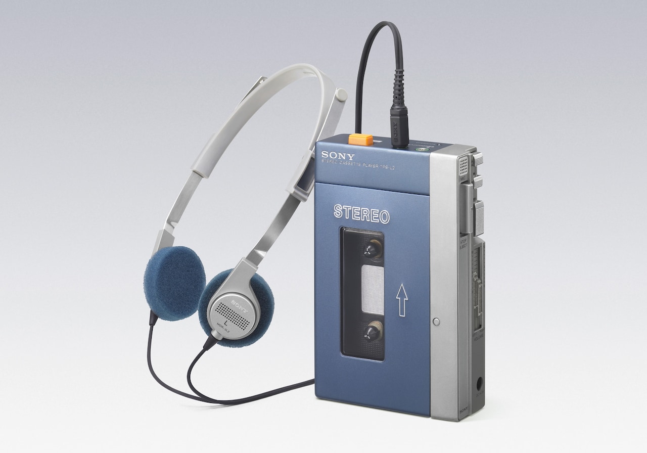 「ウォークマン」初代モデル「TPS-L2」 (c)ソニー株式会社