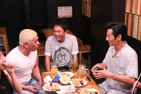左から松本人志、浜田雅功、津田寛治。(c)フジテレビ