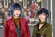 左から伊藤純奈(乃木坂46)、松田好花(けやき坂46)。