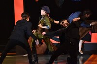 松田好花（けやき坂46）扮する千里万里子。