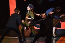 松田好花（けやき坂46）扮する千里万里子。