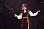 伊藤純奈(乃木坂46)演じる七色いんこ。