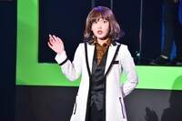 伊藤純奈（乃木坂46）扮する七色いんこ。