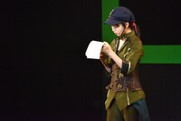 松田好花（けやき坂46）扮する千里万里子。