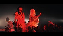 ぜんぶ君のせいだ。「Cult Scream」ライブ映像のワンシーン。