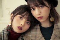 GRL非売品カタログ掲載カット。左から齋藤飛鳥、西野七瀬。