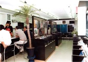 オープン当時のジャニスの店内。店の半分が喫茶コーナーで、左側のカウンター席でコーヒーなどを提供していた。（写真提供：ジャニス）