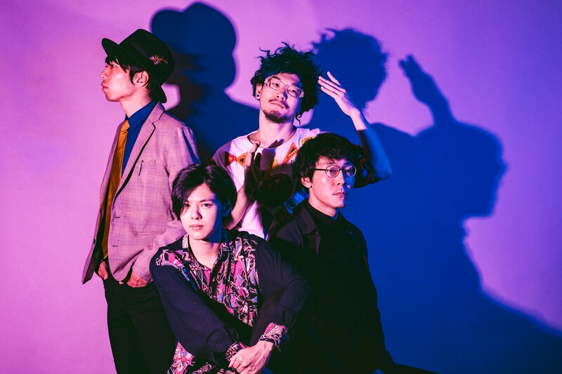 オワリカラ。左端がカメダタク（Key）。