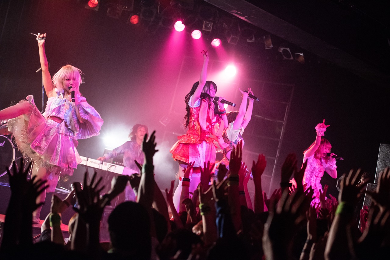 ぜんぶ君のせいだ。「おぼろばんからからーTOUR」最終公演の様子。（撮影：関上貴也）