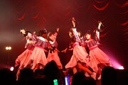 「ばってん少女隊の、田舎娘3rd～ハカタダンスホールベイベー～」東京・東京キネマ倶楽部公演の様子。