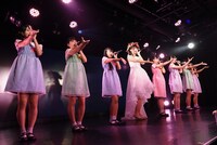 「ハコイリ▽ムスメ阿部かれん卒業公演～愛しい君とあの日の約束～」の様子。