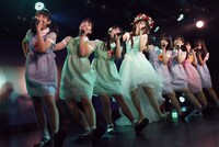 「ハコイリ▽ムスメ阿部かれん卒業公演～愛しい君とあの日の約束～」の様子。